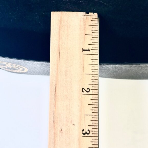 Ray-Ban Soft Black Pebbled Leather Case W/Branded Cleaning Cloth - CASE ONLY - Picture 6 of 8